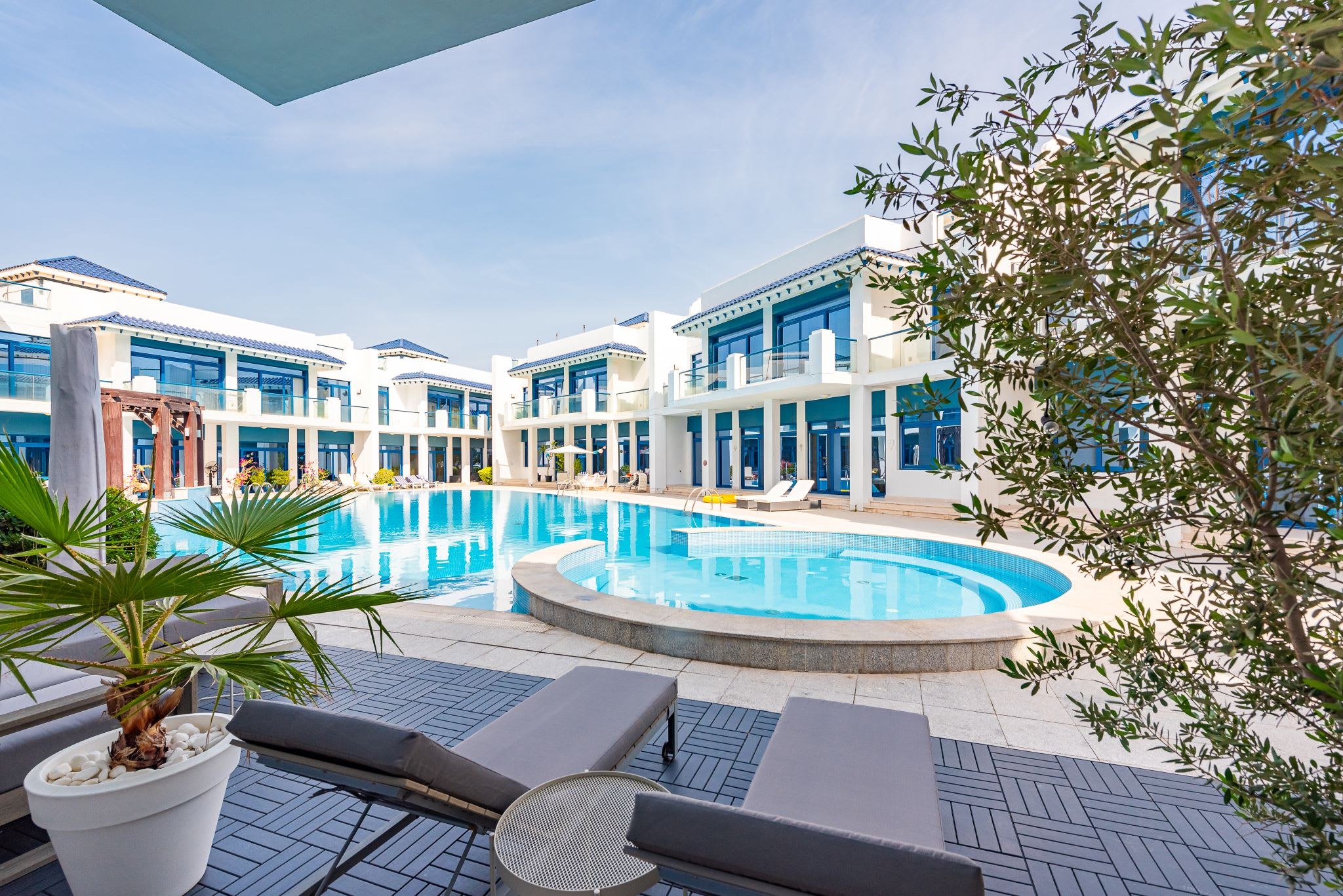Pool and villas at Palma Residences, Palm Jumeirah